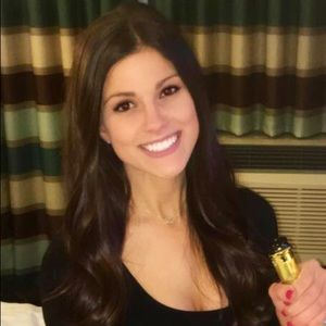 Meet your Posher, Laura